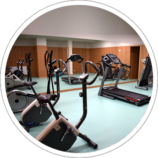 Gimnasio en el Colegio Mayor Arosa