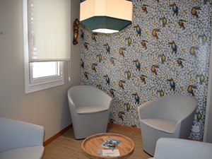 Sala en la entrada del Colegio Mayor Arosa